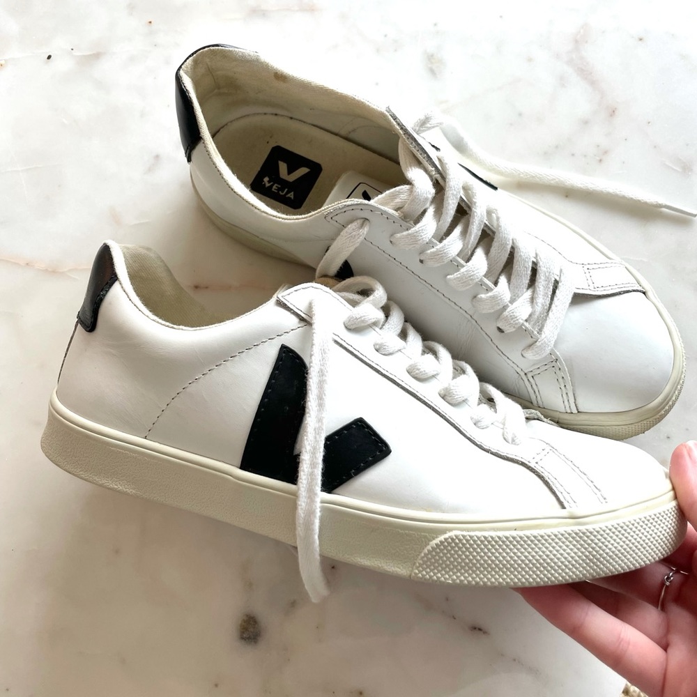 Veja Esplar low leather black + white